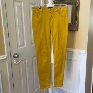 Celebrity Pink Skinny Size 9 Women's Gold Stretch Jeans Soft 57% Cotton 5-Pocket